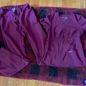 Grey's Anatomy Womens Maroon Short Sleeve Top Pants Scrubs Set XS-S Elasti…